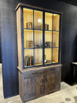Bibliothèque vitrine en chêne ancien et métal noir – pièce unique