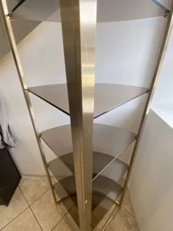 Bibliothèque vitrine étagère murale angle modulable verre et métal doré 70
