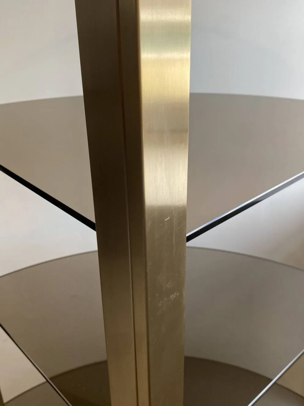 Bibliothèque vitrine étagère murale angle modulable verre et métal doré 70
