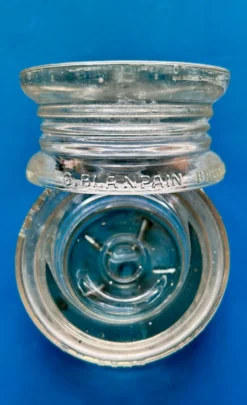 2 blocs de verre signés Diam. 10 cm Hauteur 5 cm