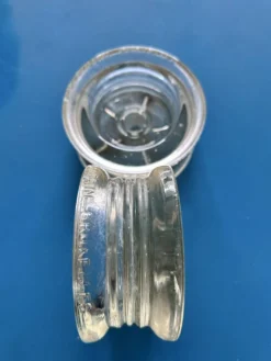 2 blocs de verre signés Diam. 10 cm Hauteur 5 cm
