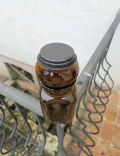 Bocal en verre ambré