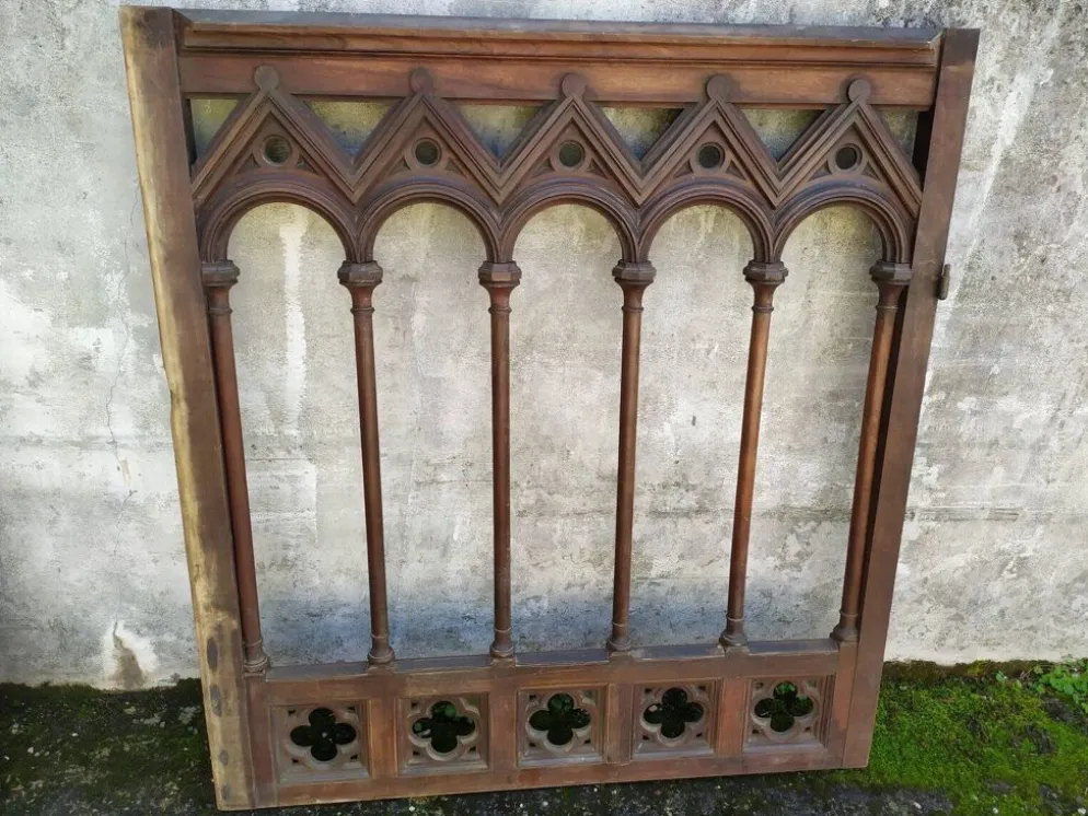 Boiserie claustra style gothique
