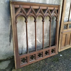 Boiserie claustra style gothique