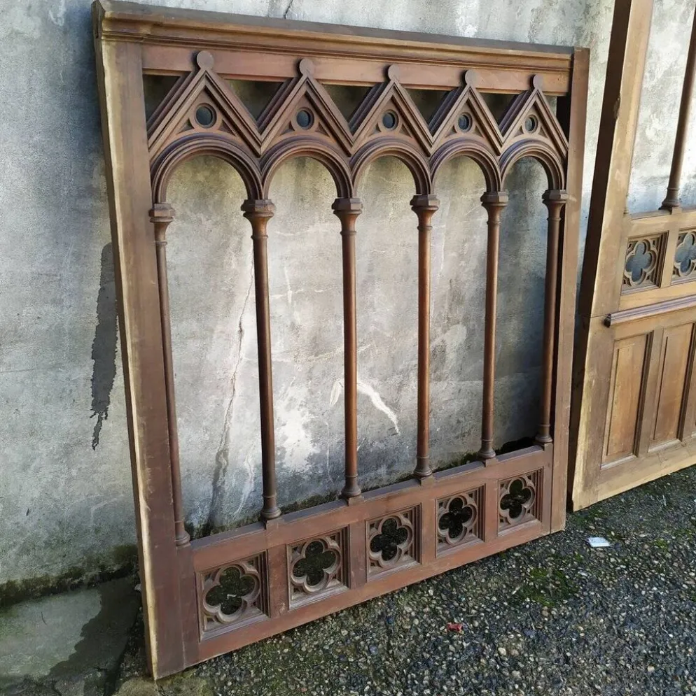 Boiserie claustra style gothique