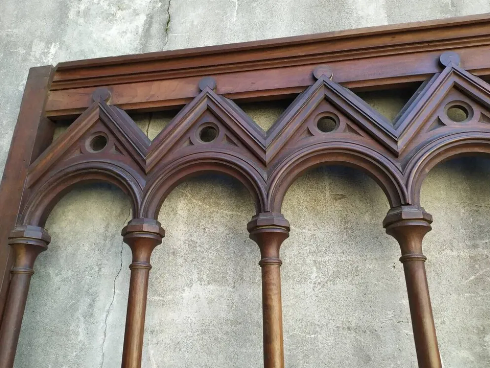 Boiserie claustra style gothique