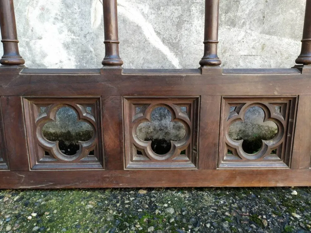 Boiserie claustra style gothique
