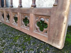 Boiserie claustra style gothique