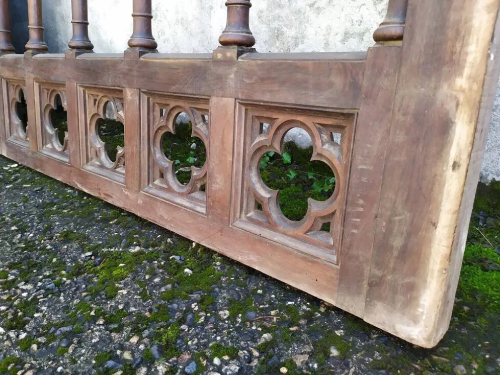 Boiserie claustra style gothique