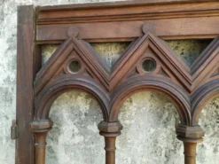 Boiserie claustra style gothique