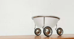 Bol de fruits néerlandais postmodernes sur roues par Arnout Visser Droog pour Designum, années 1990.