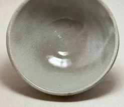 Bol de matcha — chawan en porcelaine Hagi par Issai Saito