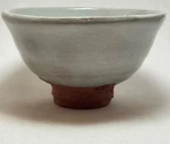 Bol de matcha — chawan en porcelaine Hagi par Issai Saito