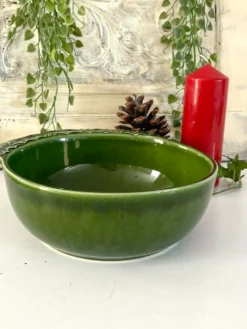 Bol de service de Noël, bol en céramique BCI français avec des houx, émaillé vert.