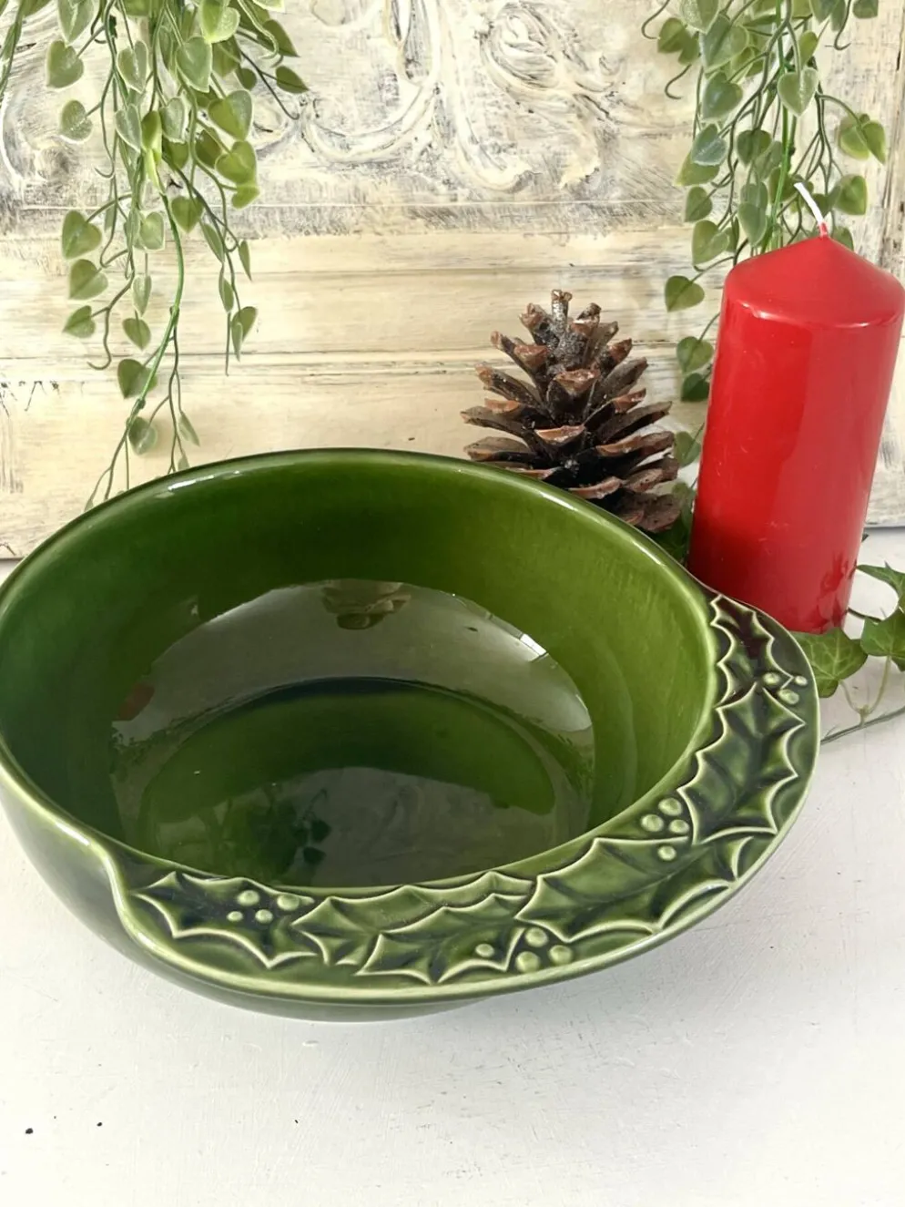 Bol de service de Noël, bol en céramique BCI français avec des houx, émaillé vert.