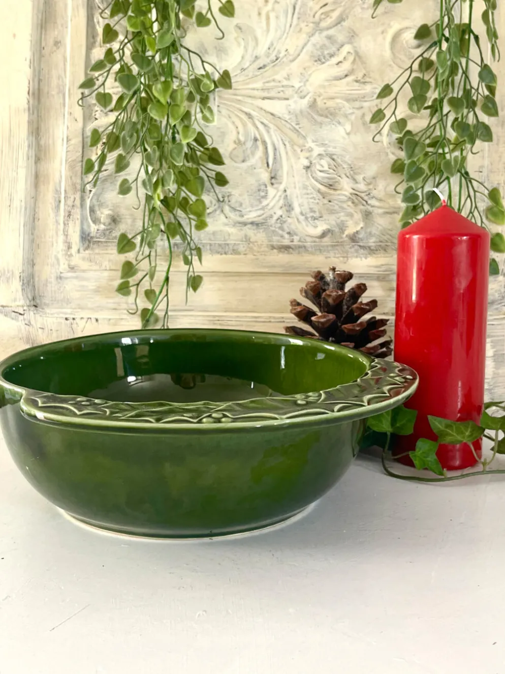 Bol de service de Noël, bol en céramique BCI français avec des houx, émaillé vert.