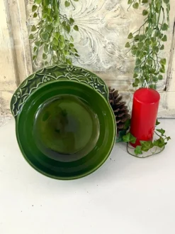 Bol de service de Noël, bol en céramique BCI français avec des houx, émaillé vert.