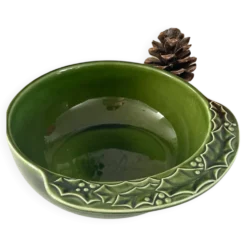 Bol de service de Noël, bol en céramique BCI français avec des houx, émaillé vert.