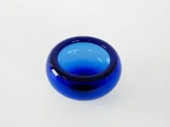 Bol en cobalt, design danois, années 1960, fabricant : Holmegaard, designer : Per