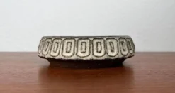 Bol en céramique de studio danois de style mid-century moderne par Helge Bjufstrøm pour Michael Andersen Keramik, Bornholm, années 1960.