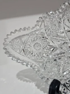 Bol en cristal à motif étoilé, américain, en verre taillé brillant américain, années 1920.