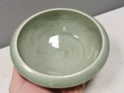 Bol en porcelaine de style danois des années 50 par Poul Erik Eliasen, années 1980.