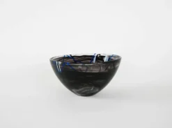 Bol en verre Contrast, design suédois, années 1980, fabricant : Kosta Boda, design