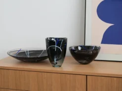 Bol en verre Contrast, design suédois, années 1980, fabricant : Kosta Boda, design