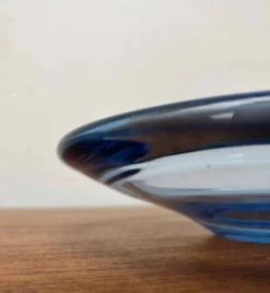Bol en verre danois de style mid-century moderne par Per Lütken pour Holmegaard, années 1960.
