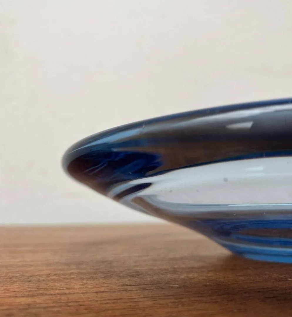 Bol en verre danois de style mid-century moderne par Per Lütken pour Holmegaard, années 1960.