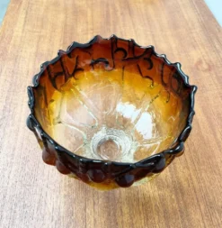 Bol en verre d'art moderne du milieu du siècle par Kai Blomqvist pour Kumela, Finlande, années 1960.