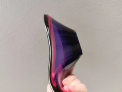 Bol en verre de plusieurs couleurs.