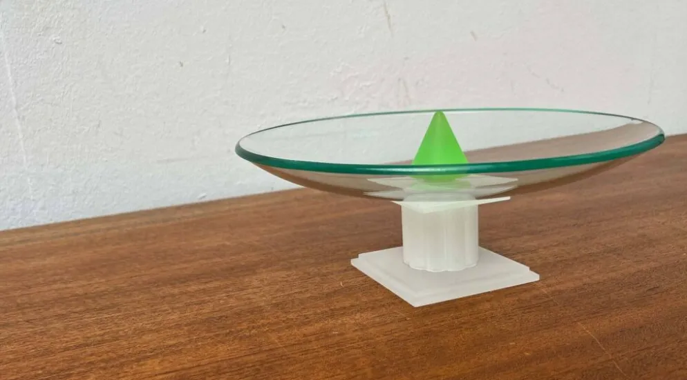 Bol en verre postmoderne du Montana, années 1980