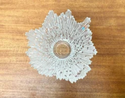 Bol en verre Revontulet de Tauno Wirkkala pour Humppila, milieu-centre.