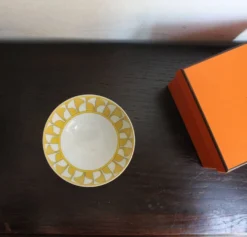 Bol moyen Hermès en porcelaine modèle 