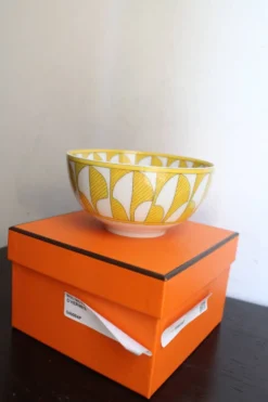 Bol moyen Hermès en porcelaine modèle 