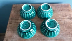 Bols côtelés en céramique émaillée vert émeraude