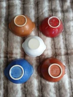 5 bols à oreilles anciens dépareillés