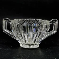 Bol à sucre au nouveau look postmoderne, en verre transparent pressé, Huta Hortensja, Pologne, années 1970.
