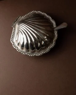 Bol à sucre en forme de coquillage argenté avec cuillère assortie - Italien des années 1960, métal argenté