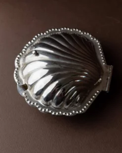 Bol à sucre en forme de coquillage argenté avec cuillère assortie - Italien des années 1960, métal argenté