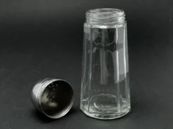 Bol à sucre en poudre, en verre, en laiton chromé, Suède, années 1970.