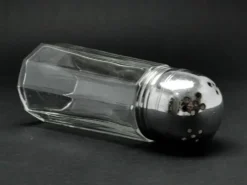 Bol à sucre en poudre, en verre, en laiton chromé, Suède, années 1970.