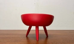 Bol tripod rouge en bois de style mid-century moderne de Paavo Asikainen, Finlande, années 1960