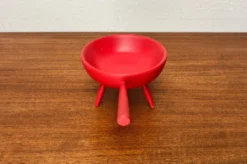 Bol tripod rouge en bois de style mid-century moderne de Paavo Asikainen, Finlande, années 1960