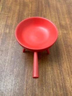 Bol tripod rouge en bois de style mid-century moderne de Paavo Asikainen, Finlande, années 1960