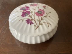 bonbonnière