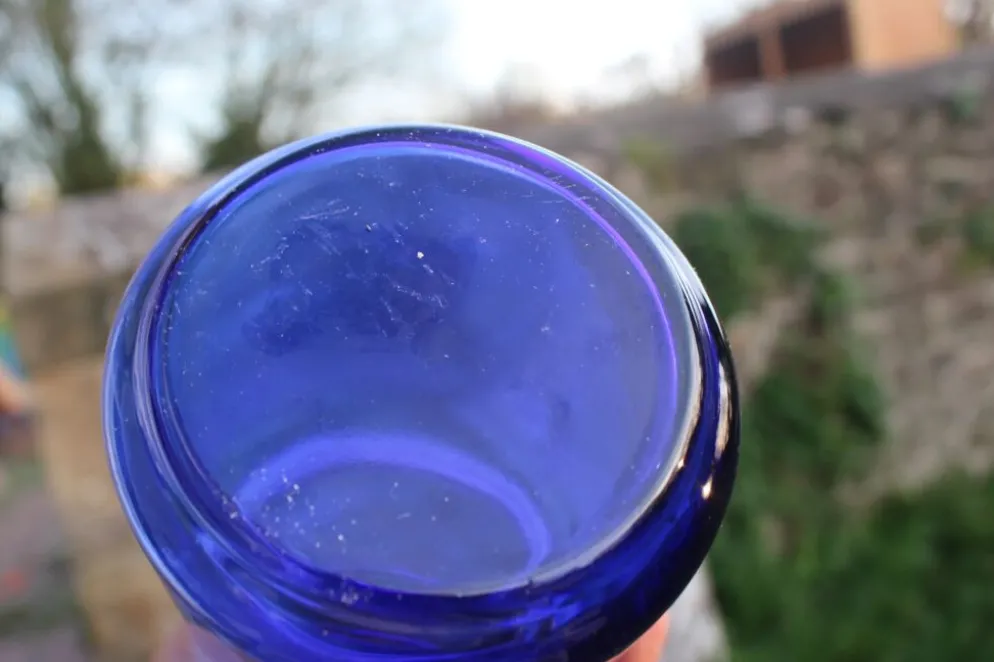 Bonbonnière, bocal hermétique en verre bleu cobalt – France