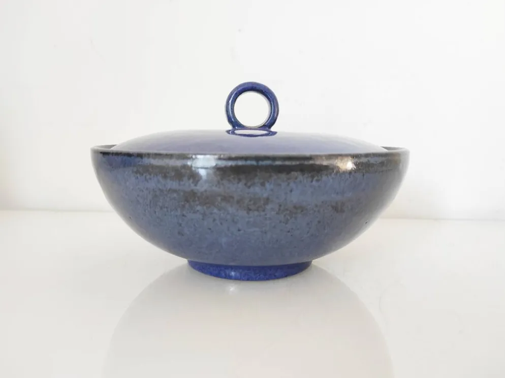 Bonbonnière en céramique bleue foncée
