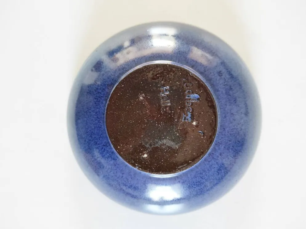Bonbonnière en céramique bleue foncée